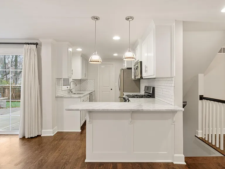7343 Rosewood St — Photo 14