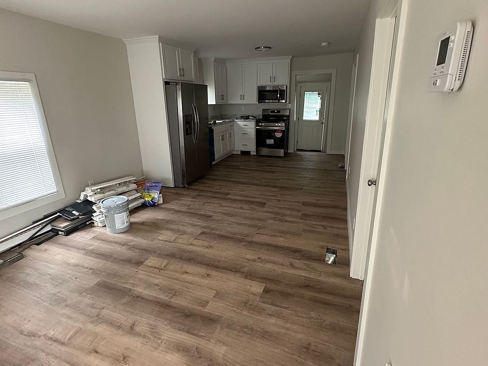 2nd image of 128 N Franklin St