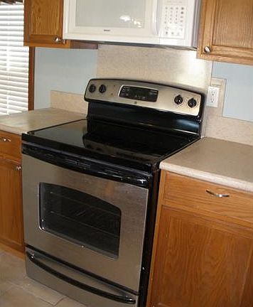 4th image of 385 Highland Dr