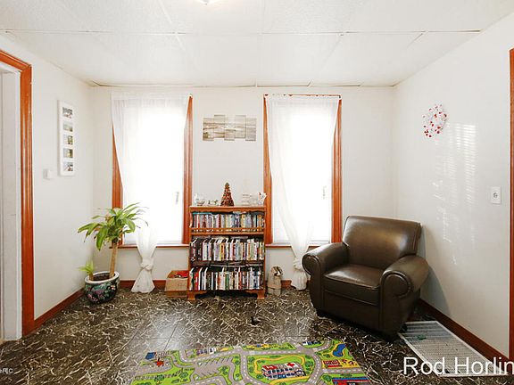 4th image of 1031 Alpine Ave NW