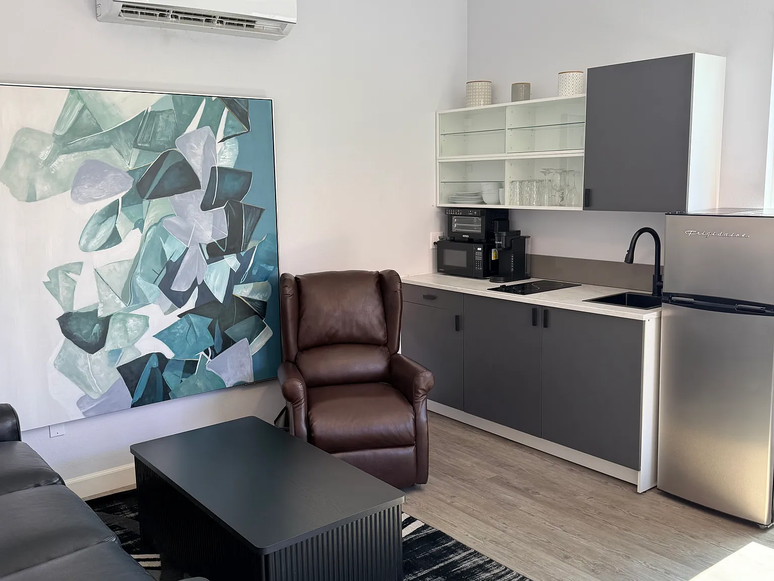 1 bed, 580 sqft, $1,998 — Photo 2