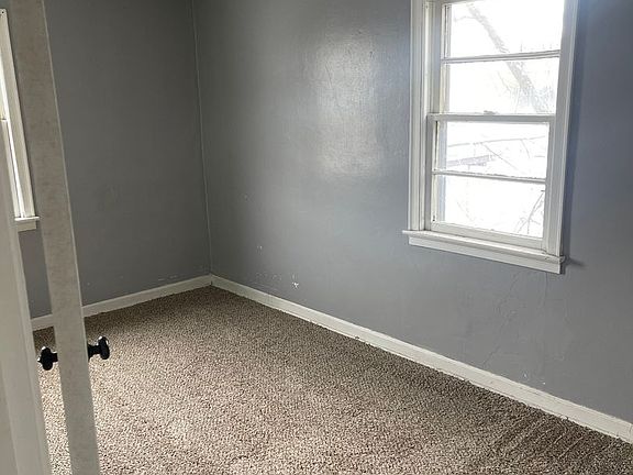 5th image of 305 Stewart Ave APT 3