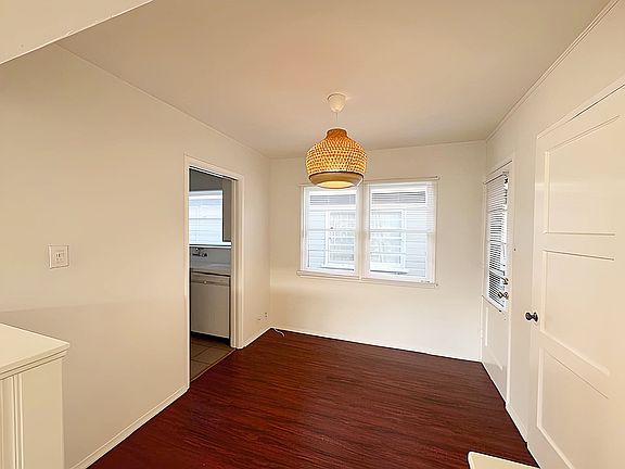3rd image of 922 N Idaho Ave #D