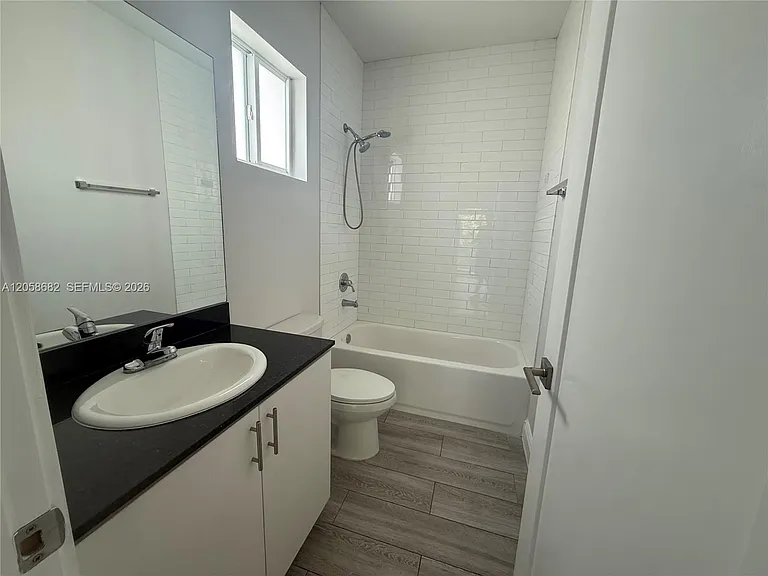 16 E St #177 — Photo 14