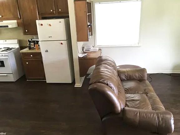 5th image of 600 Peyton St