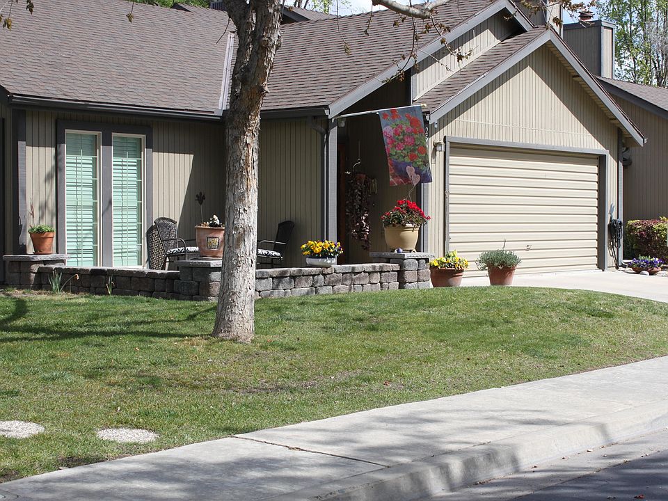 1st image of 2520 E Tulare Ave