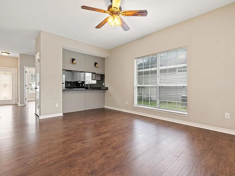 2033 Post Oak Ct — Photo 10