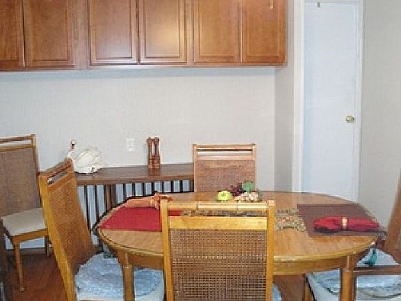 4th image of 734 Dogwood Dr