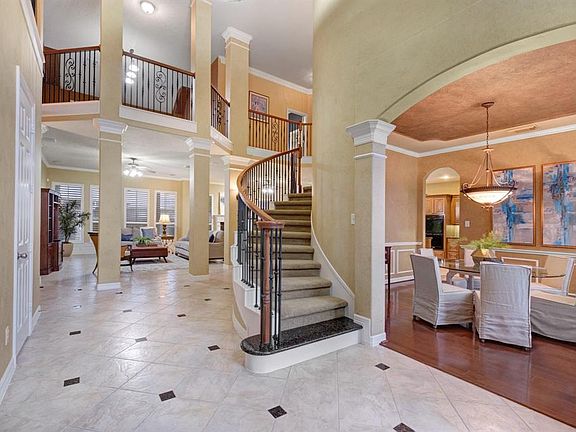3rd image of 8103 Cottonwood Trail Court