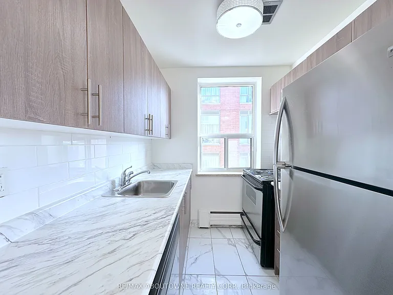 276 Saint Clair Ave W #304 — Photo 5