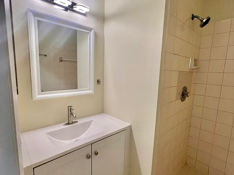 6061 10th Avenue Ave N #242 — Photo 22