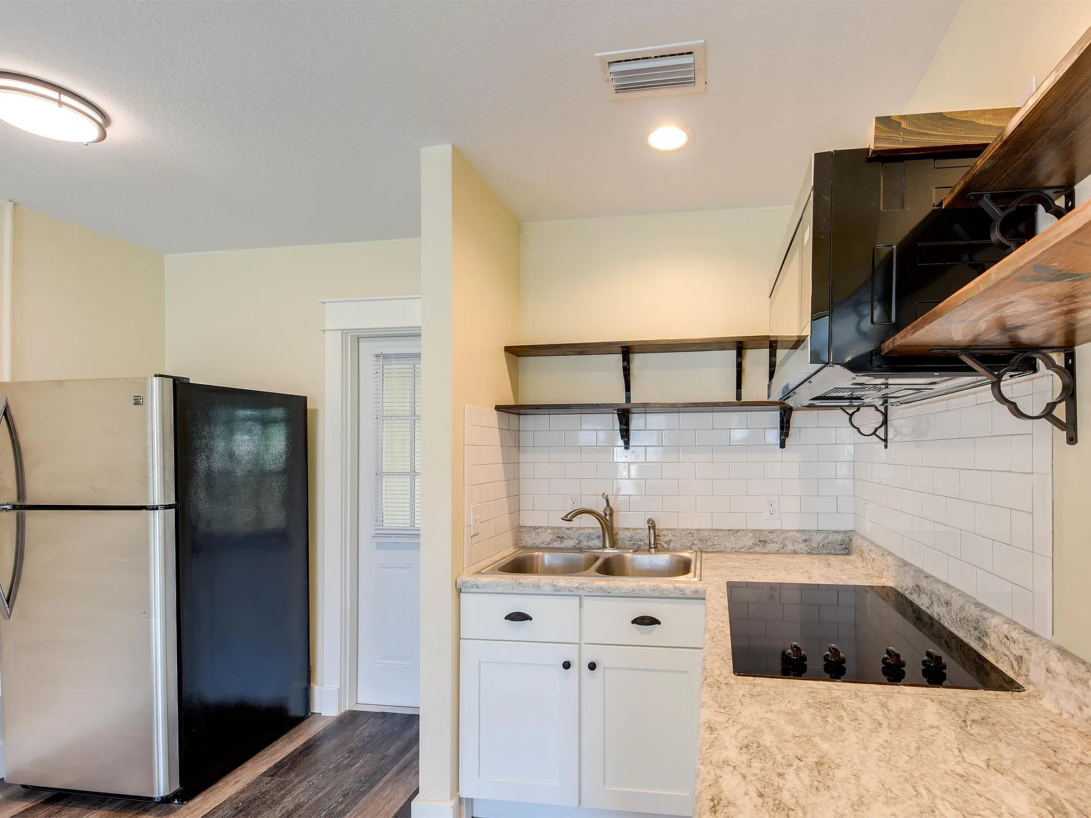 1 bed, 722 sqft, $1,250 — Photo 3