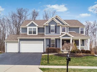 2939 Pleasant Colony Dr, Lewis Center, OH 43035