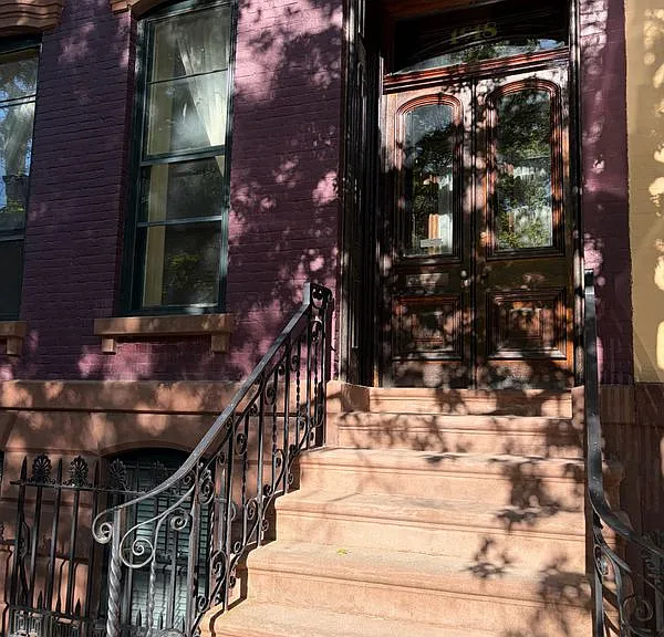 1918 5th Ave — Photo 1