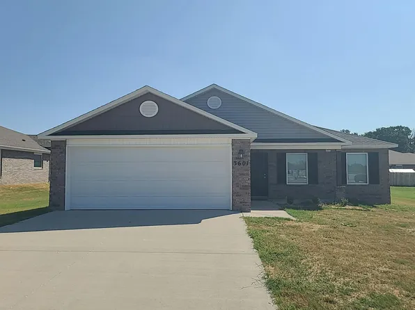 3601 N J R Martin Dr, Siloam Springs, AR 72761