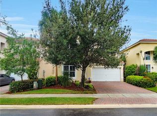 1772 NW 78th Ave, Pembroke Pines, FL 33024