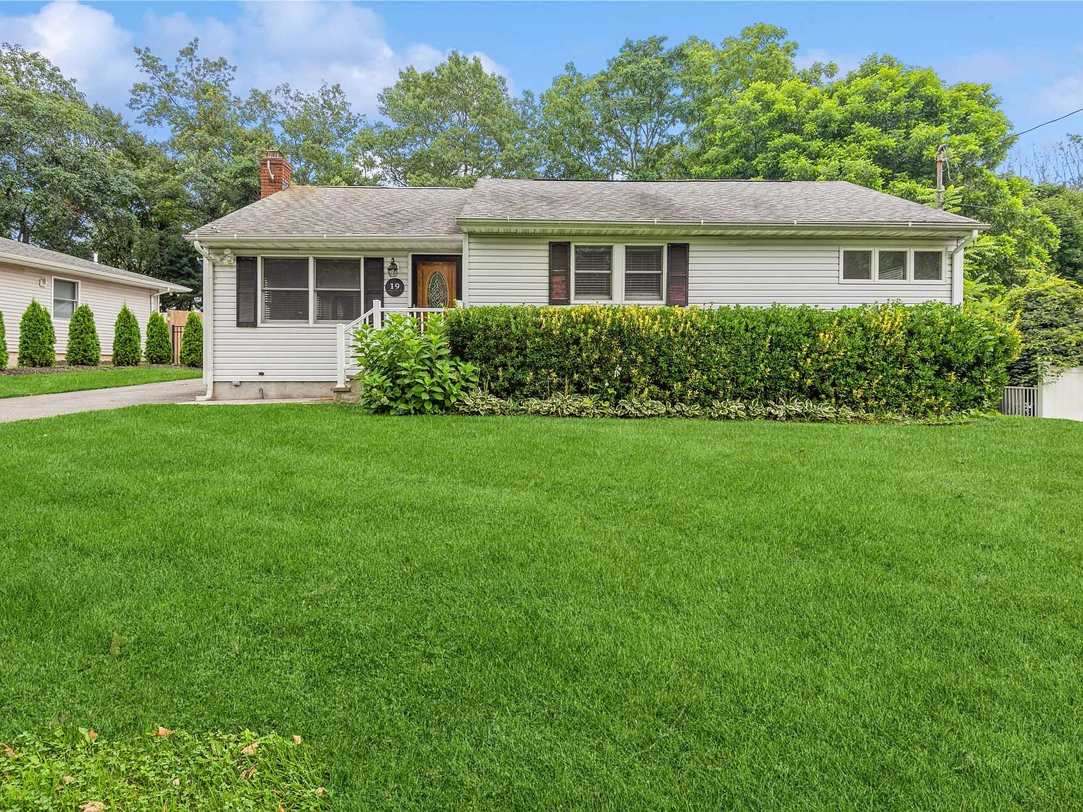 19 Fairview Place, Hauppauge, NY 11788 Zillow