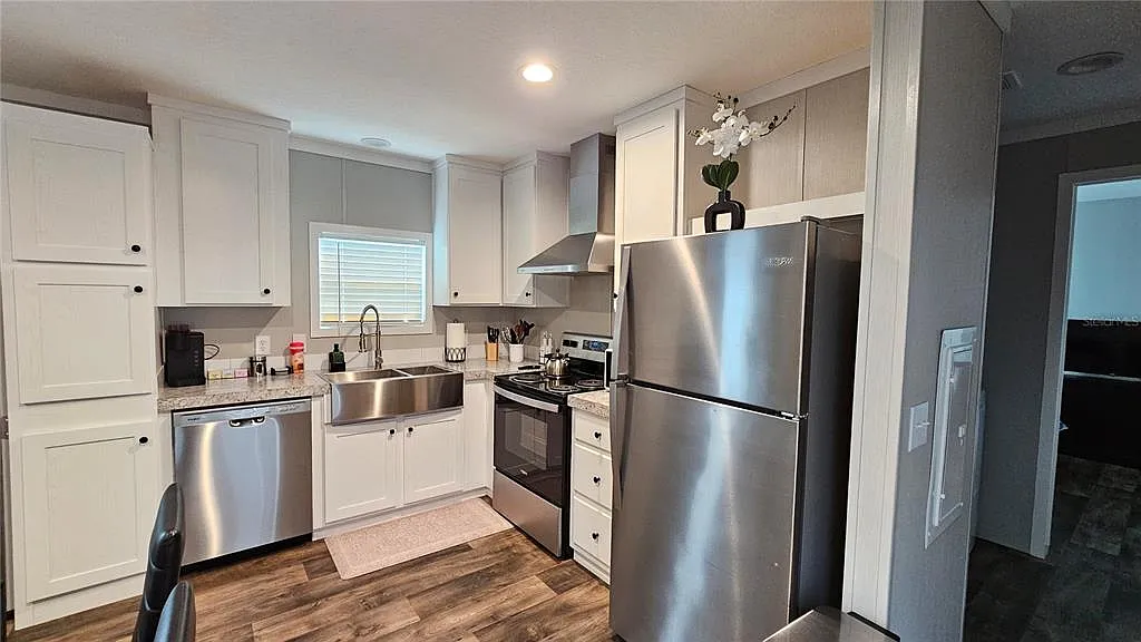 2 bed, 2.0 bath, 924 sqft, $1,500 — Photo 2