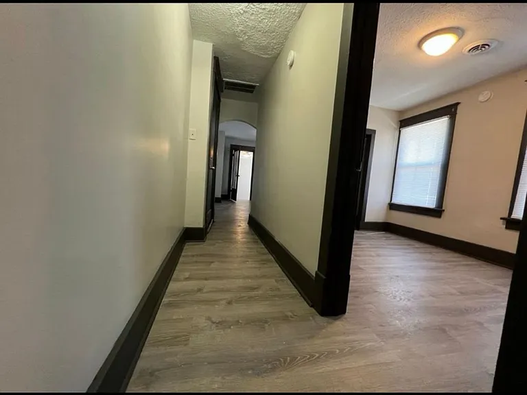 605 Linwood Ave #4 — Photo 2