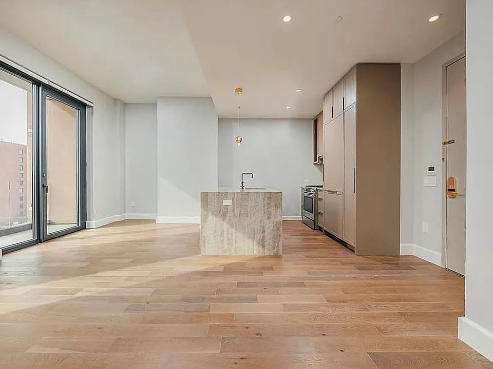 262 9th St #Penthouse 801