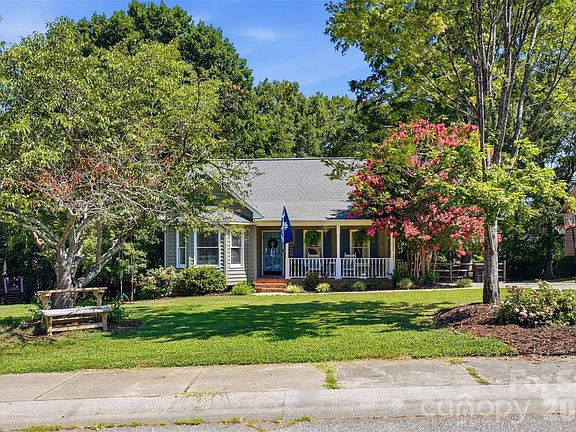 3rd image of 2134 Belle Chase Dr