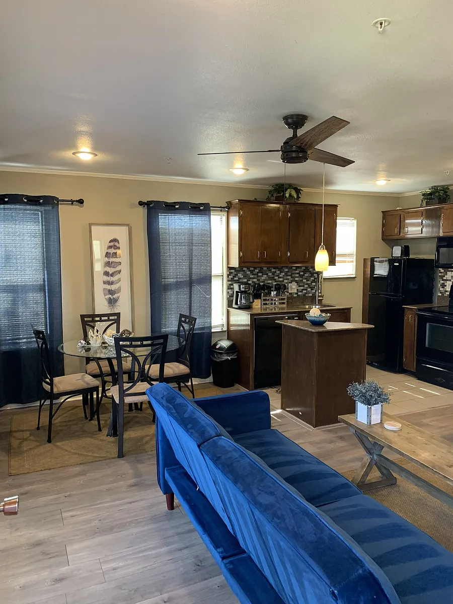Building Photo - 5969 Lewis St #303