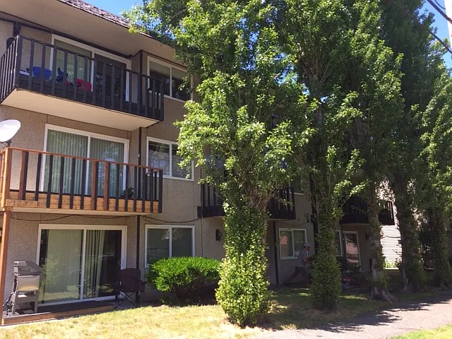 2737 60th Ave SW — Photo 1