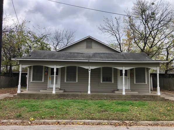 1207 Greenville St, Commerce, TX 75428