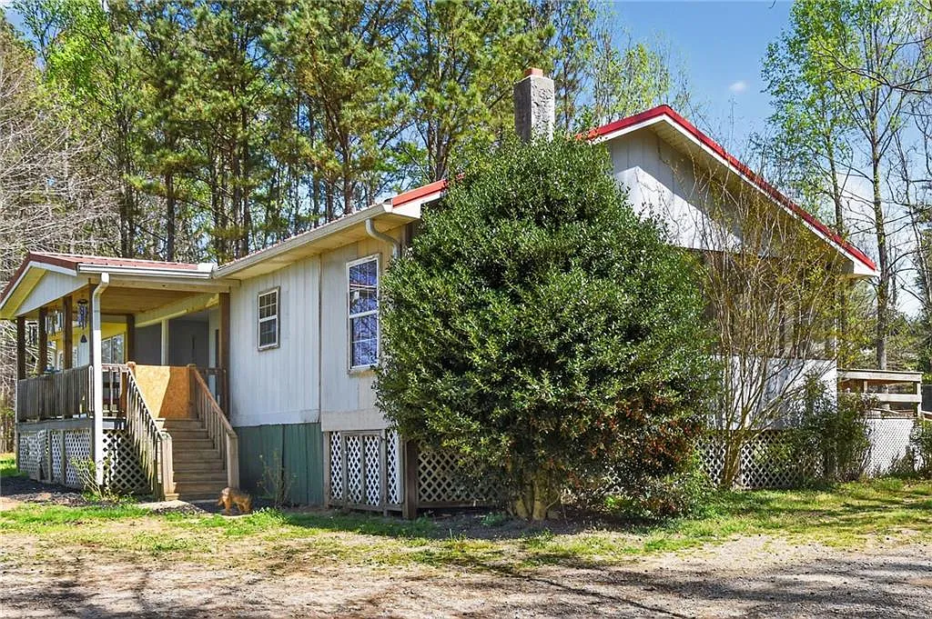 130 Hankins Rd photo 1