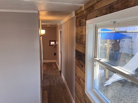 5th image of 1032 N Main St #7
