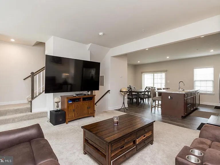 10605 Brewerton Ln — Photo 6