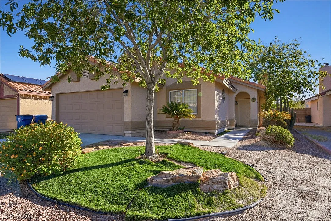4 bed, 2.0 bath, 1417 sqft, $2,000 — Photo 3