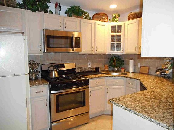 4th image of 130 Delafield Ln #130