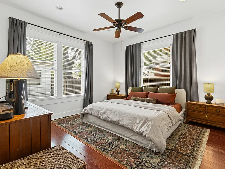 2260 Fairmount Ave — Photo 18
