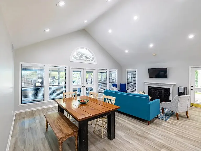 2122 Crossing Way Ct — Photo 4