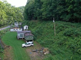 488 Dennis Fork Rd, Mount Zion, WV 26151
