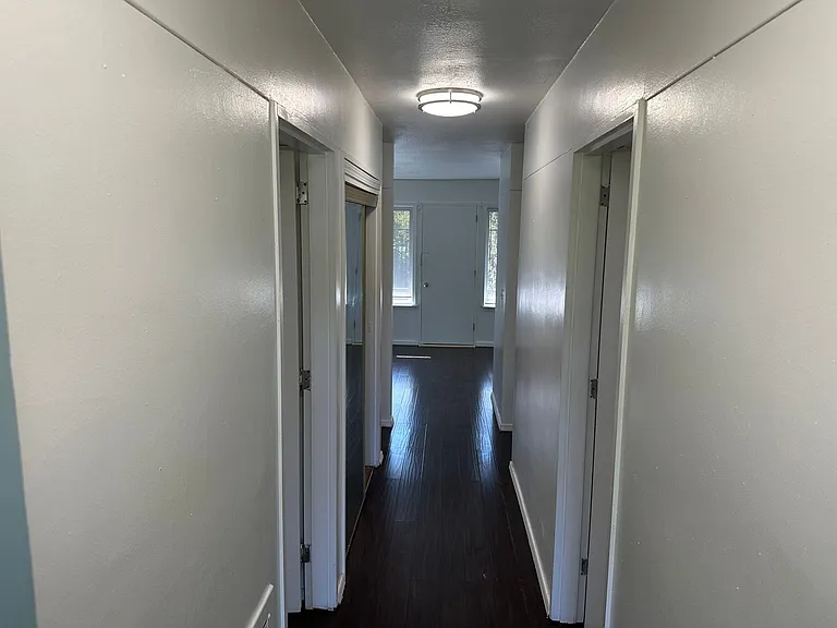 1717 E Jefferson St — Photo 10