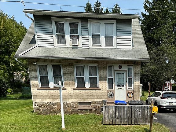 3rd image of 1541 Graham St