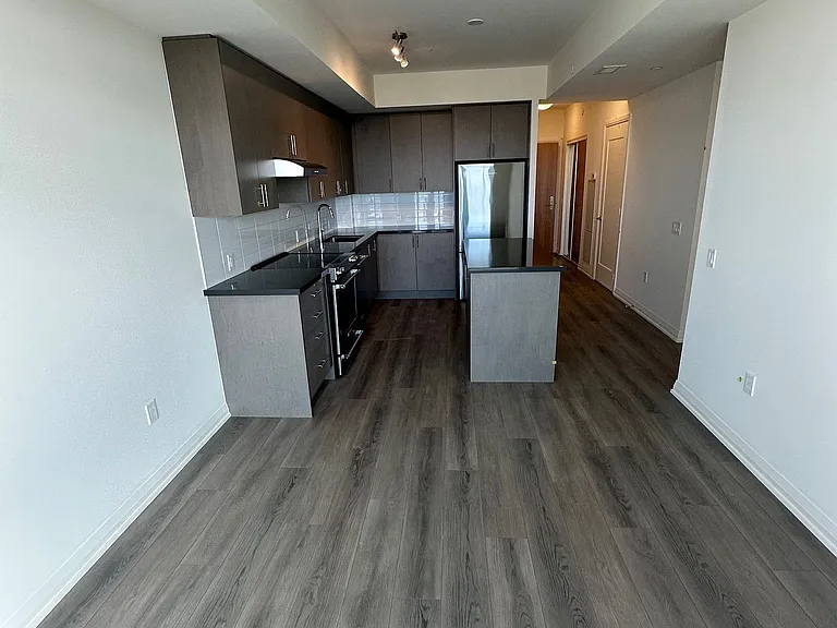 8960 Jane St #2112 — Photo 6