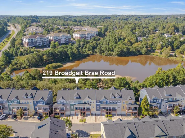 219 Broadgait Brae Rd, Cary, NC 27519