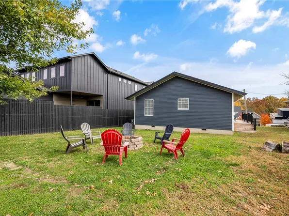 1213 Fillmore St, Bentonville, AR 72712