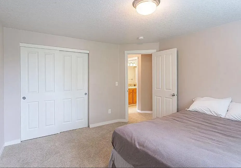 3 bed, 2.5 bath, 1676 sqft, $2,650 — Photo 3