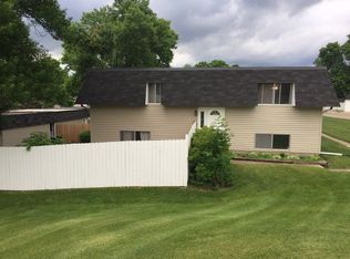 3828 Conroy Trl, Inver Grove Heights, MN 55076