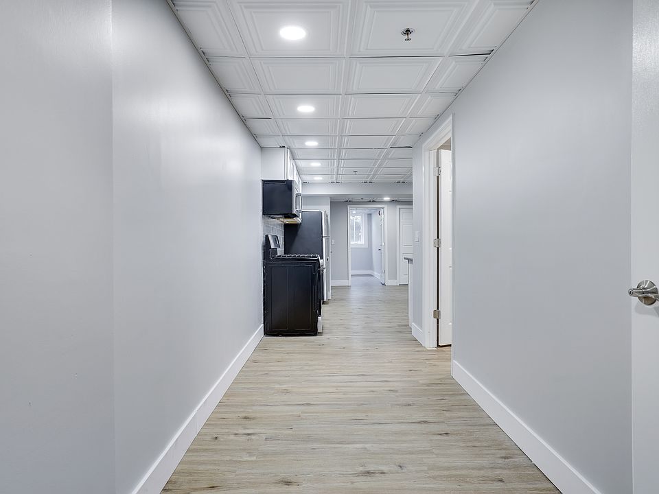 1st image of 512 Church St #128