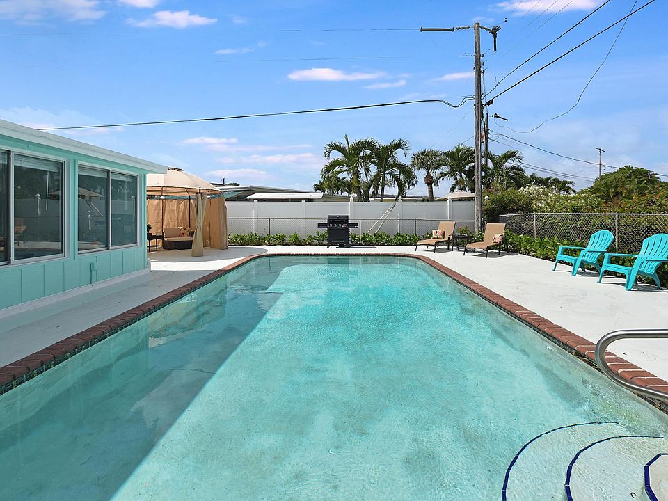 1st image of 2353 Edgewater Dr