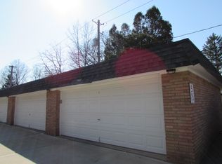 6870 Smith Rd, Middleburg Heights, OH 44130