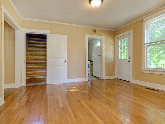 5th image of 322 Caldwell St