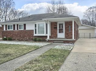 1649 Hampton Rd, Mount Clemens, MI 48043