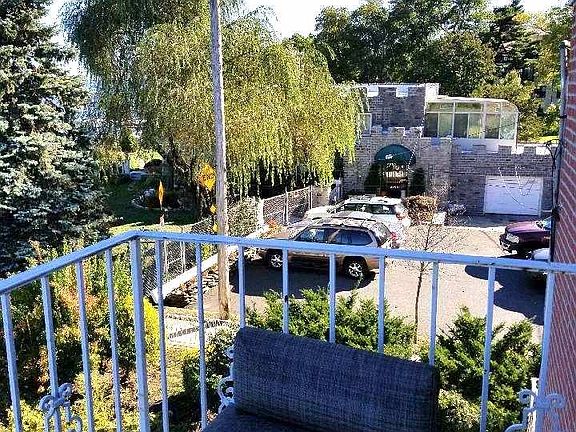 2nd image of 3349 Lucerne St #2