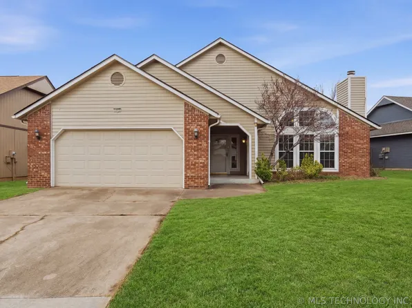 7622 S Trenton Ave, Tulsa, OK 74136